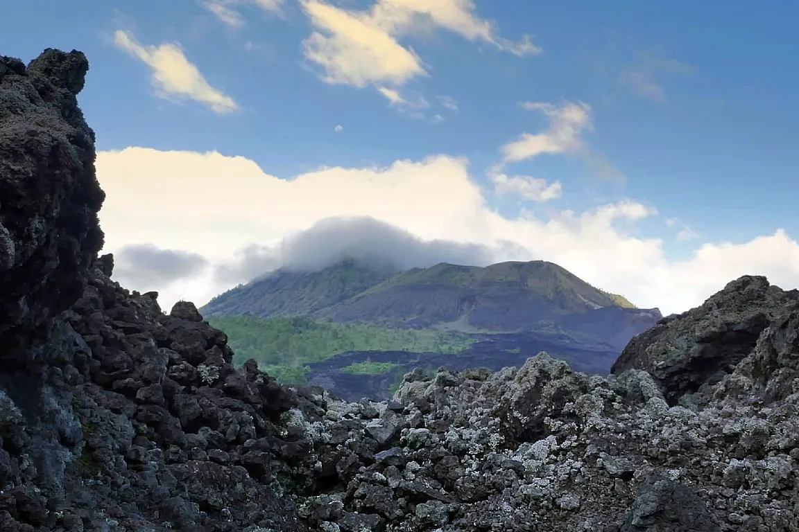 Wisata Jeep 4WD Black Lava Gunung Batur by Ubud Sunrise Hiking 6 Wisata Jeep 4WD Black Lava Gunung Batur by Ubud Sunrise Hiking
