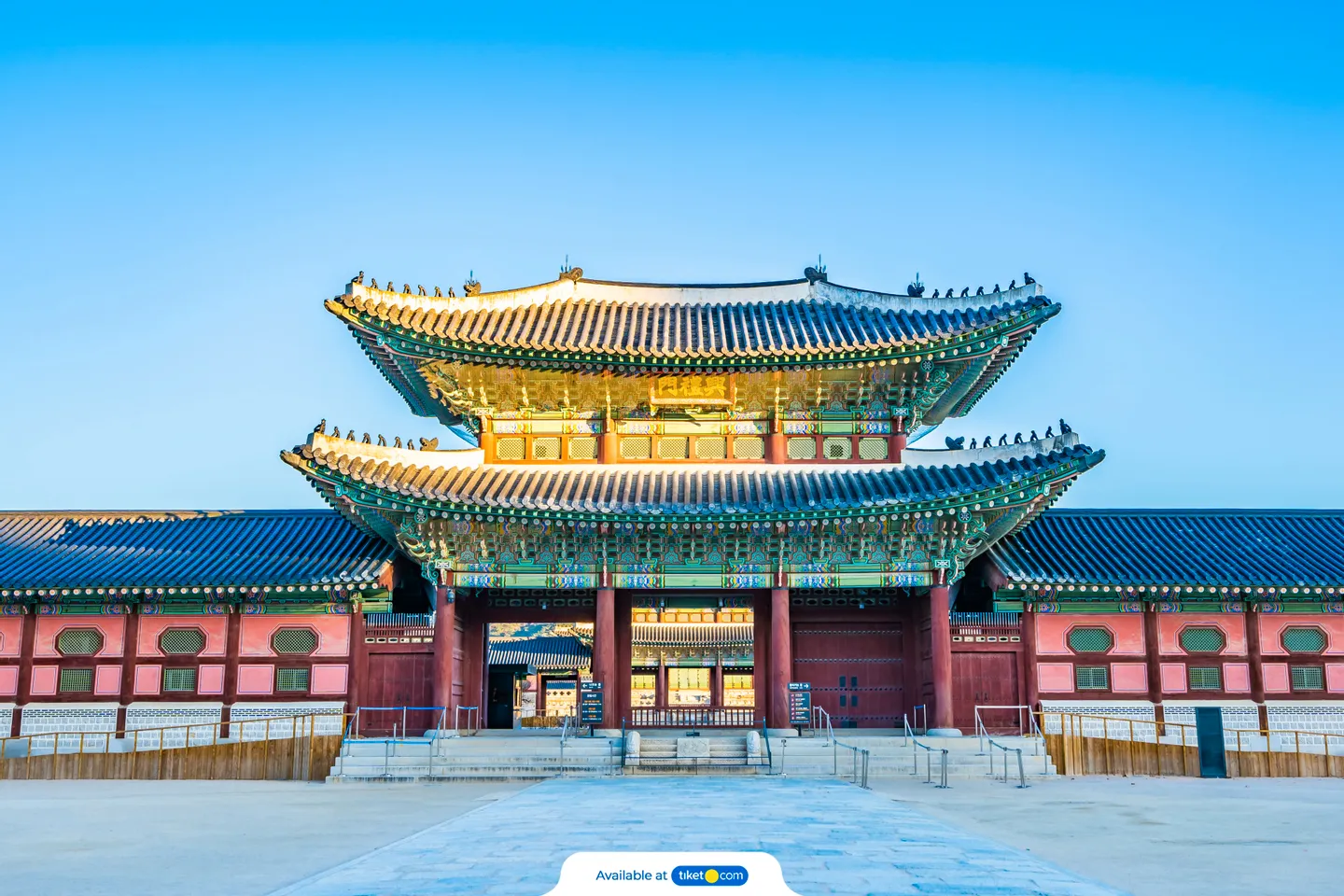 Dongdaemun Hop-on Hop-off Bus Tour by Yellow Balloon City Bus