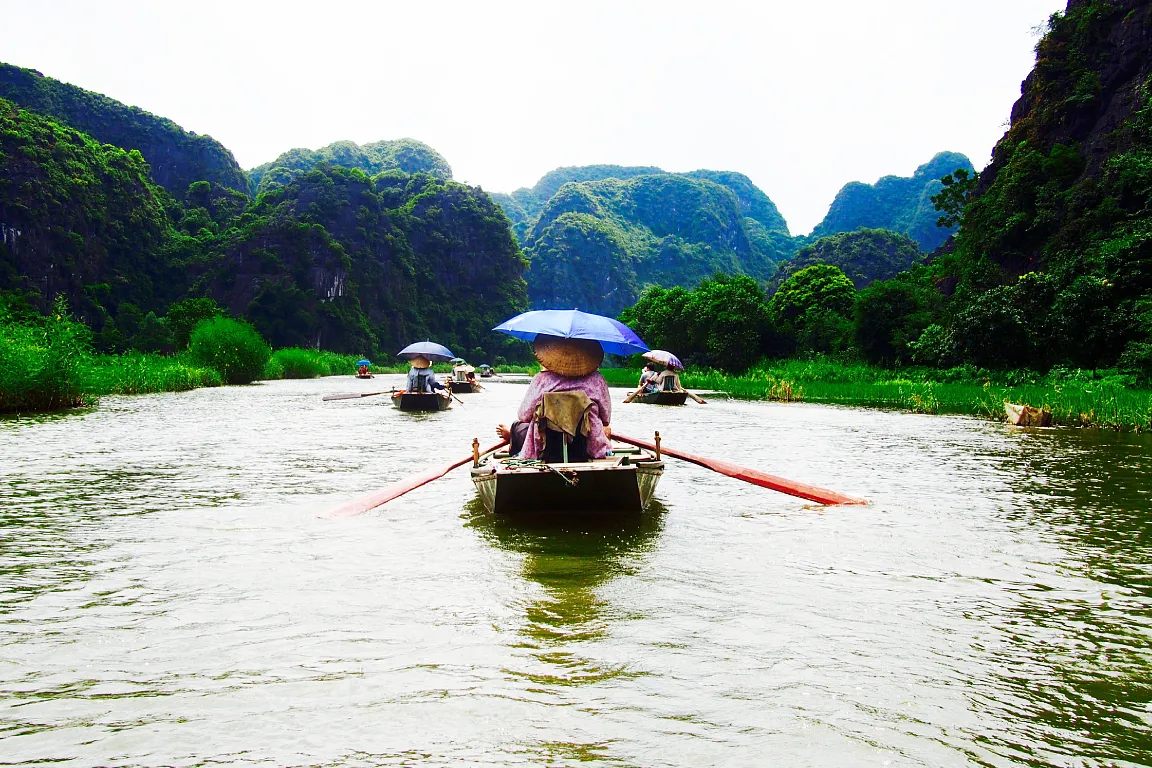 Hoa Lu and Tam Coc Tour from Hanoi