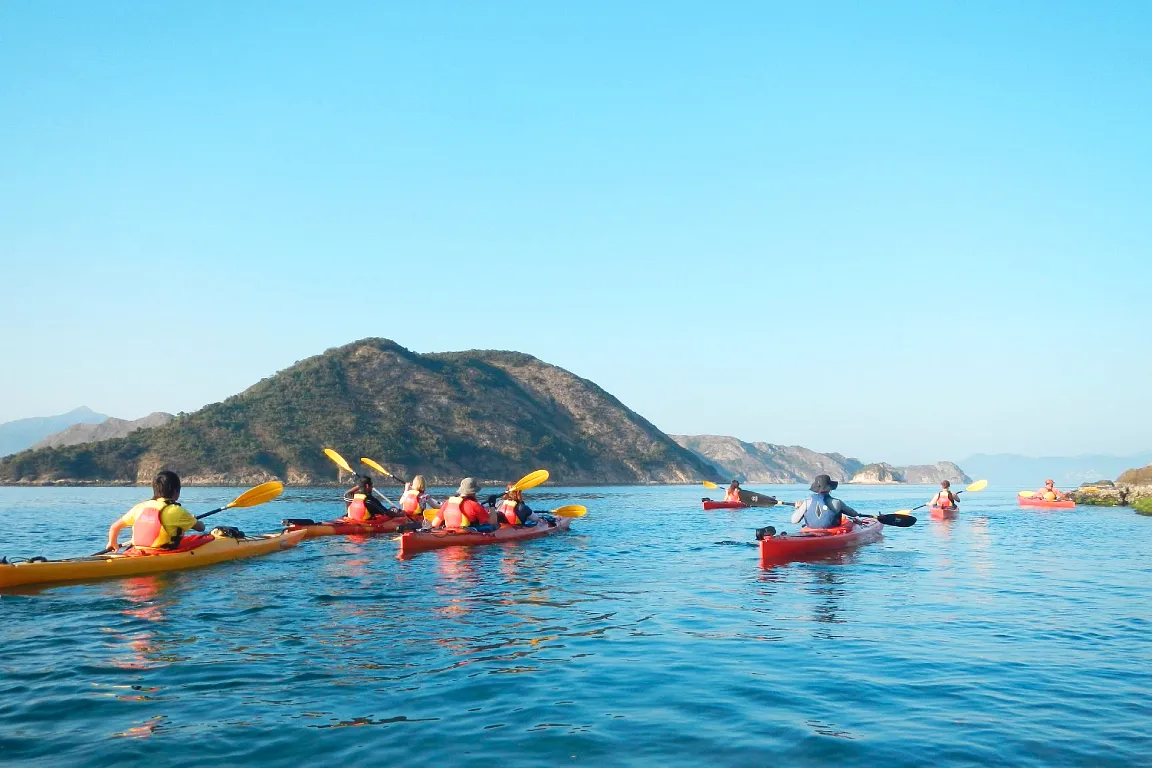 Kayaking Hong Kong: Kayak Rental in Sai Kung 5 Kayaking Hong Kong: Kayak Rental in Sai Kung