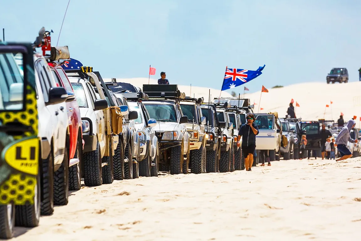 Pinnacles Desert Tour with 4WD Adventure from Perth