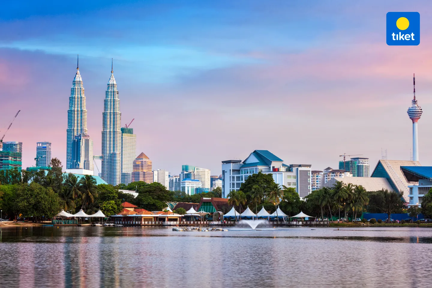 Private Kuala Lumpur City Tour with Batu Caves & Fireflies Watching