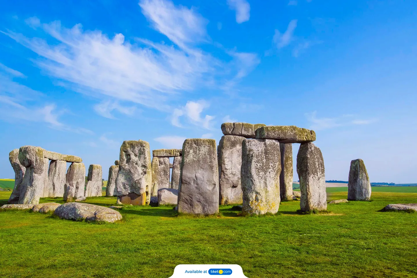 England In One Day: Stonehenge, Bath, Stratford and The Cotswolds Tour