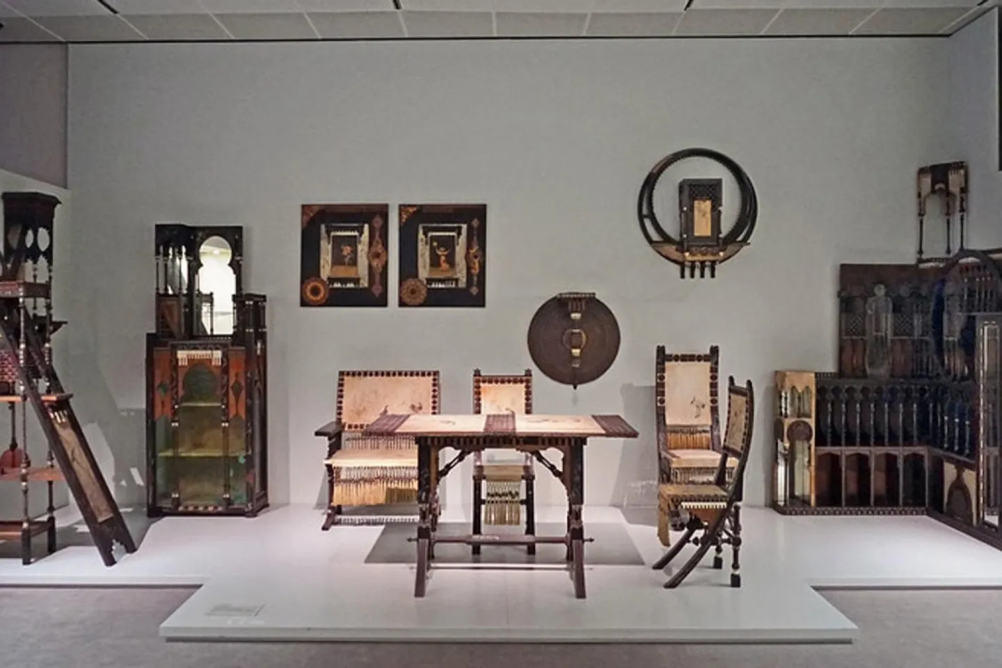 Museum of Decorative Arts (Kunstgewerbemuseum): Skip The Line
