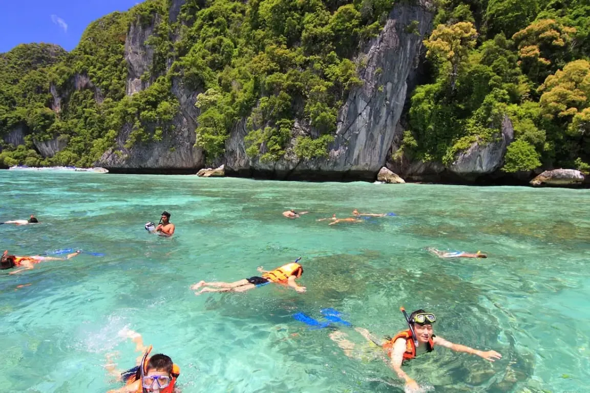 Phi Phi Island, Maya Island and Bamboo Beach Speedboat Day Tour