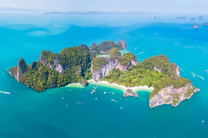 Koh Hong lagoon, Pakbia, Lading Islands by Longtail. 4 Koh Hong lagoon, Pakbia, Lading Islands by Longtail.