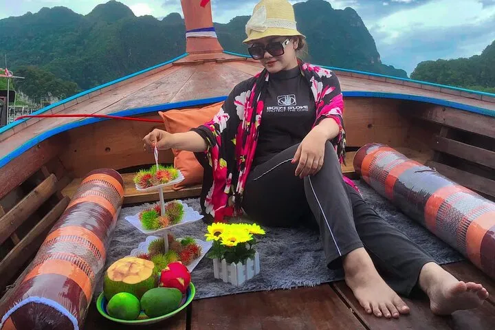 Koh Hong lagoon, Pakbia, Lading Islands by Longtail. 5 Koh Hong lagoon, Pakbia, Lading Islands by Longtail.
