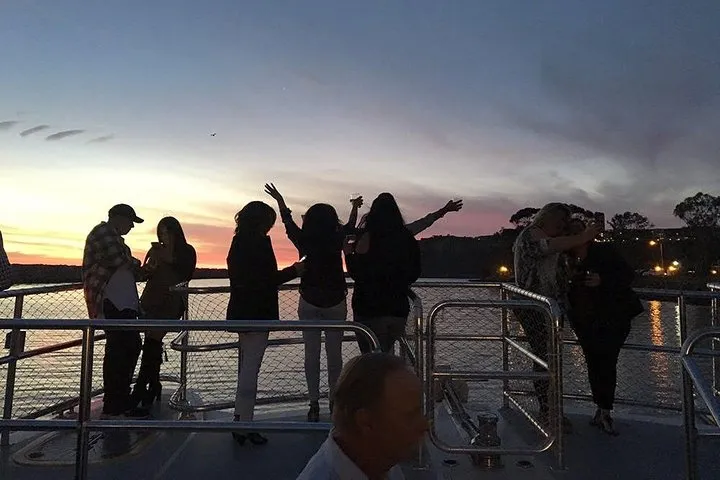 Luxury Catamaran Sunset and Wine Cruise from Dana Point 6 Luxury Catamaran Sunset and Wine Cruise from Dana Point