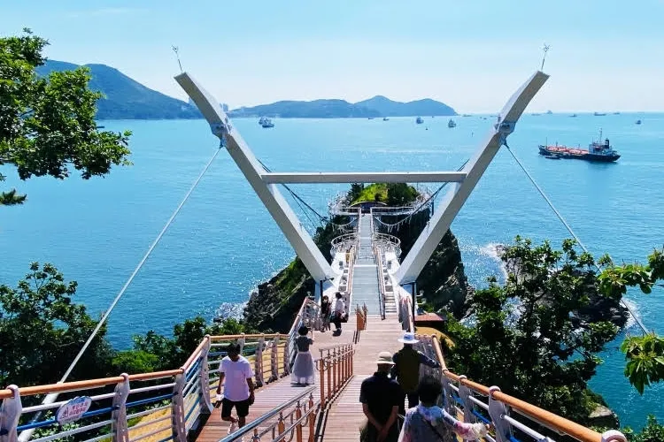 Busan Skywalks & Gamcheon Village & Haedong Yonggungsa Temple Tour