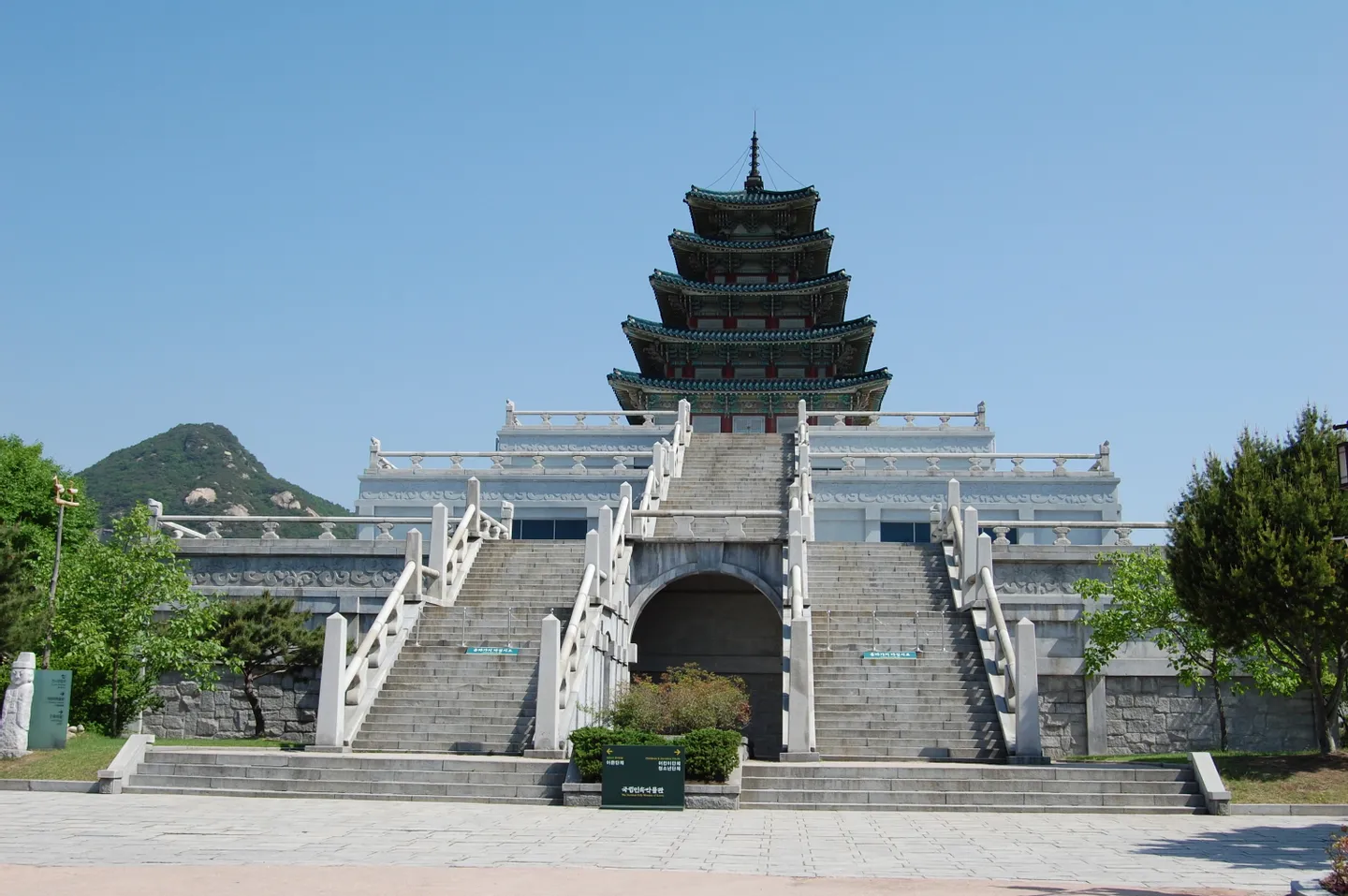 Gyeongbokgung Palace & N Seoul Tower One-day Guided & City Highlights Tour 6 Gyeongbokgung Palace & N Seoul Tower One-day Guided & City Highlights Tour