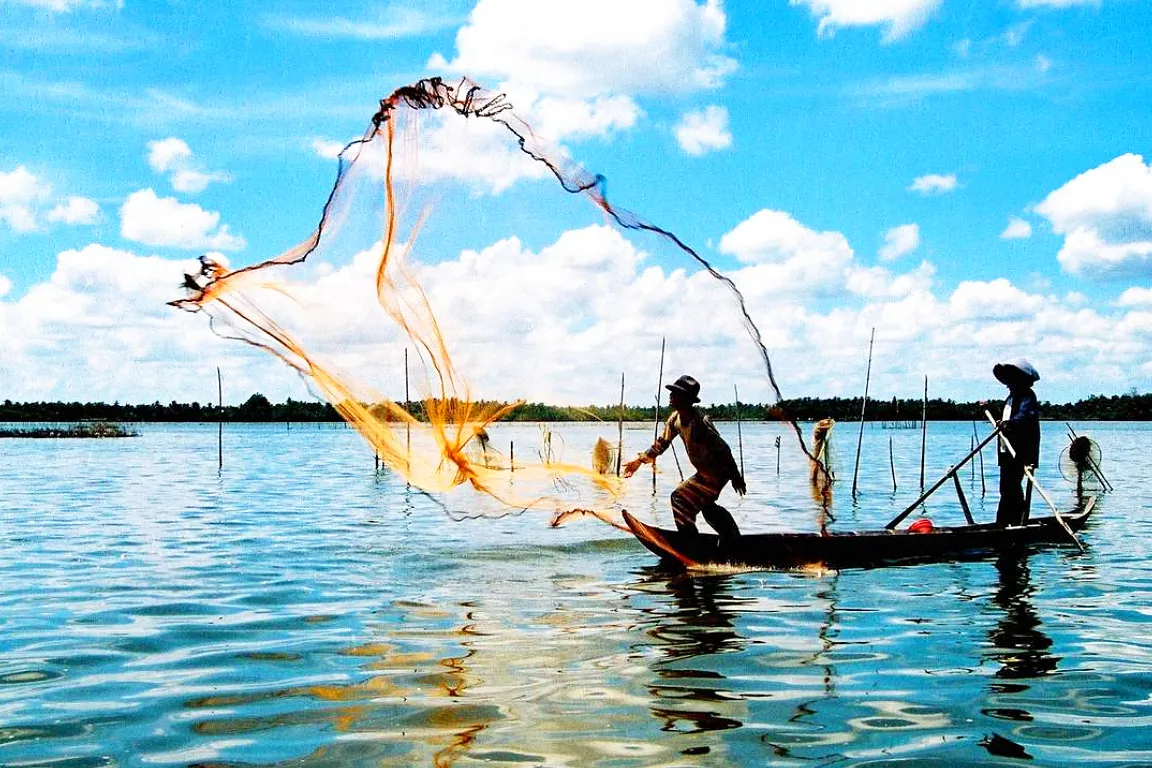 Tam Giang Lagoon Private Half Day Tour with Seafood Dinner 5 Tam Giang Lagoon Private Half Day Tour with Seafood Dinner