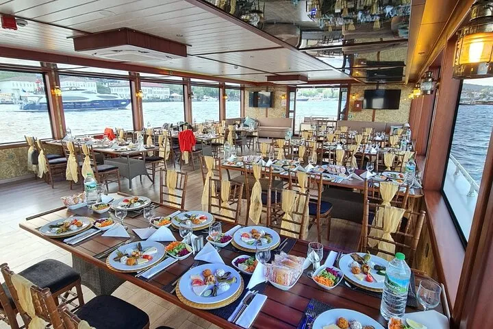 Istanbul Lunch Cruise: Long Circle Bosphorus Cruise up to Black Sea 3 Istanbul Lunch Cruise: Long Circle Bosphorus Cruise up to Black Sea