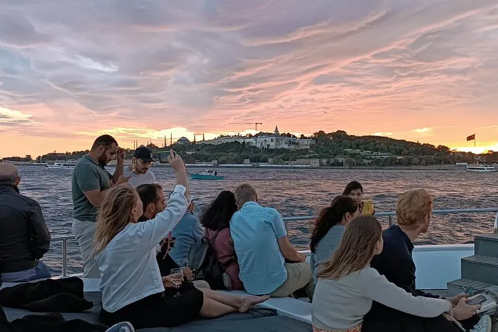 Istanbul Bosphorus Sunset Cruise on Luxury Yacht