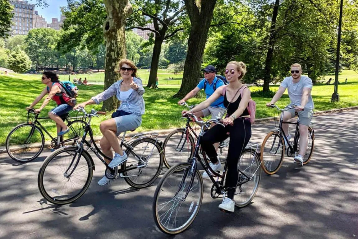 Central Park Picnic in New York with Full Day Bike Rental