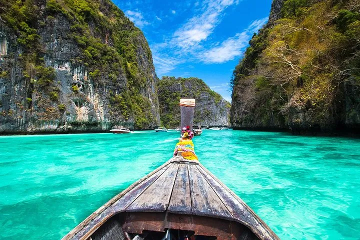 Phi Phi & Bamboo Island Trip by Speedboat, free Kayak, Lunch & Admission Ticket