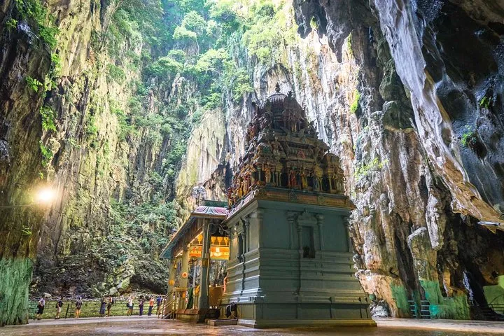 Genting Highlands to Kuala Lumpur International Airport En-route Batu Caves 6 Genting Highlands to Kuala Lumpur International Airport En-route Batu Caves