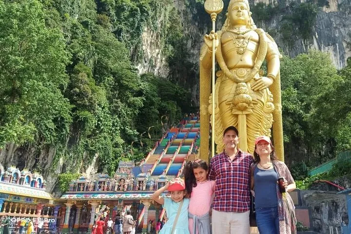 Genting Highlands to Kuala Lumpur International Airport En-route Batu Caves 6 Genting Highlands to Kuala Lumpur International Airport En-route Batu Caves