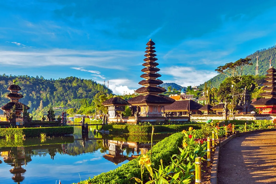 Mengwi ¨C Bedugul ¨C The Bloom Garden and Tanah Lot Tour by Bali Best Adventure 5 Mengwi ¨C Bedugul ¨C The Bloom Garden and Tanah Lot Tour by Bali Best Adventure