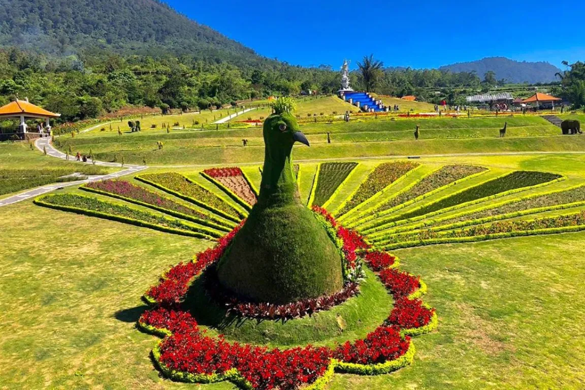 Mengwi ¨C Bedugul ¨C The Bloom Garden and Tanah Lot Tour by Bali Best Adventure 7 Mengwi ¨C Bedugul ¨C The Bloom Garden and Tanah Lot Tour by Bali Best Adventure